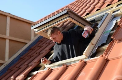 Pose de fenêtres de toit Velux à Esmoulières